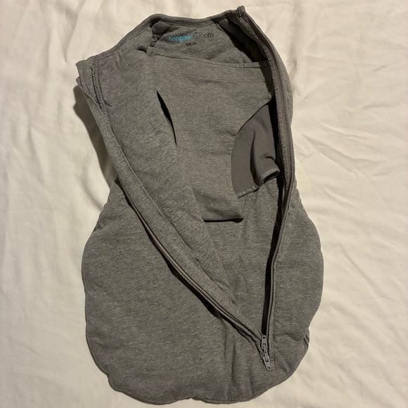 Happiest Baby Swaddle - Picture 7 of 13